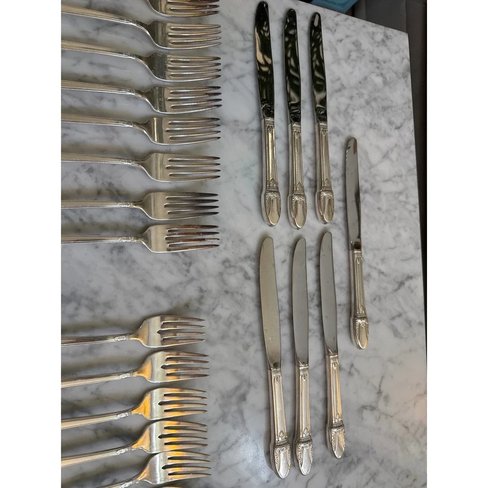 1847 Rogers Bros First Love Silverplate Flatware Set 39 Pieces Floral IS EUC